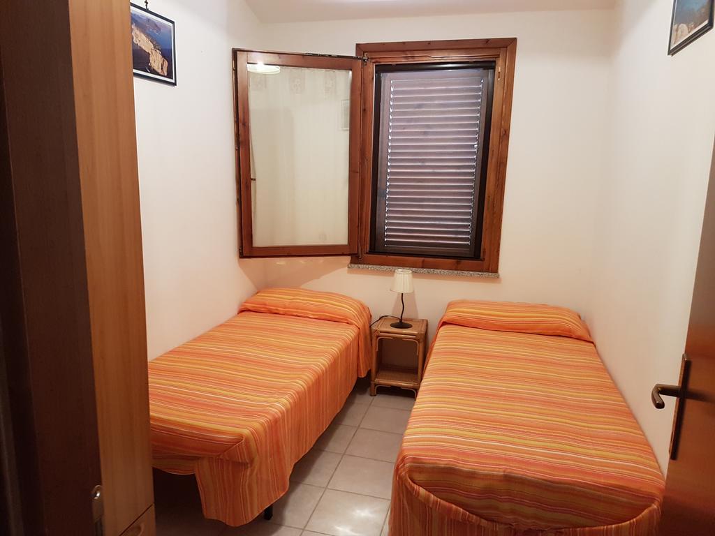 Casa Giovanna Porto Pino Exteriör bild